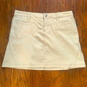 Athleta Skirt Nylon Blend Stretch Sportswear Athletic 10 Petite Built in Shorts